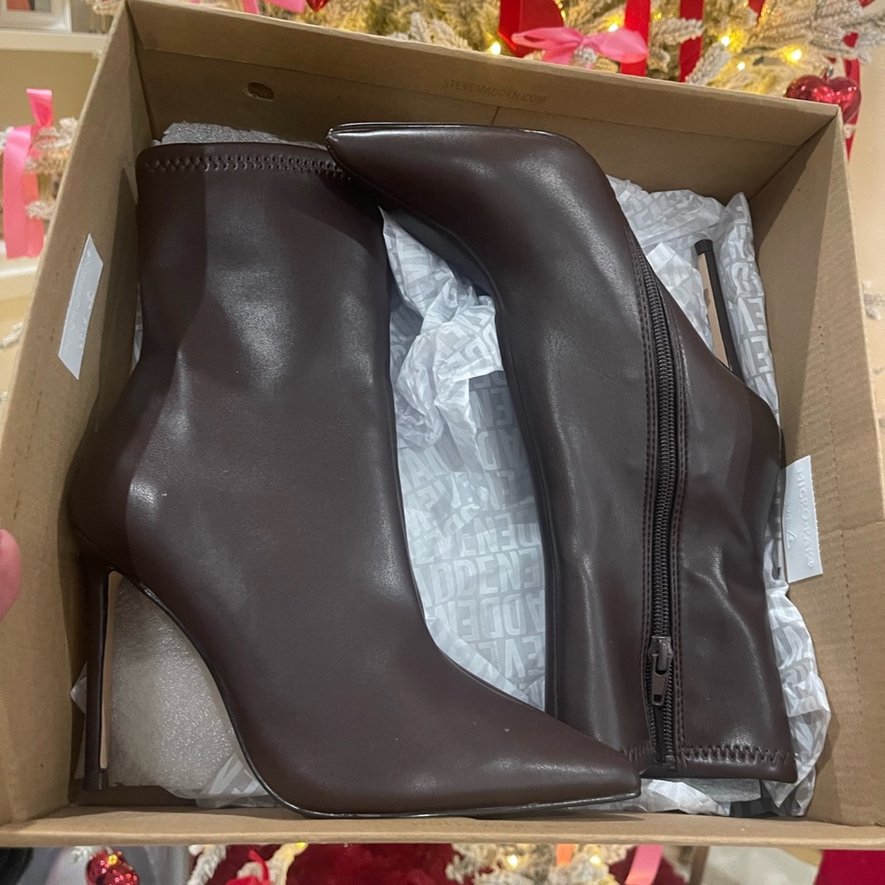 Elegant Steve Madden Brown Ankle Boots